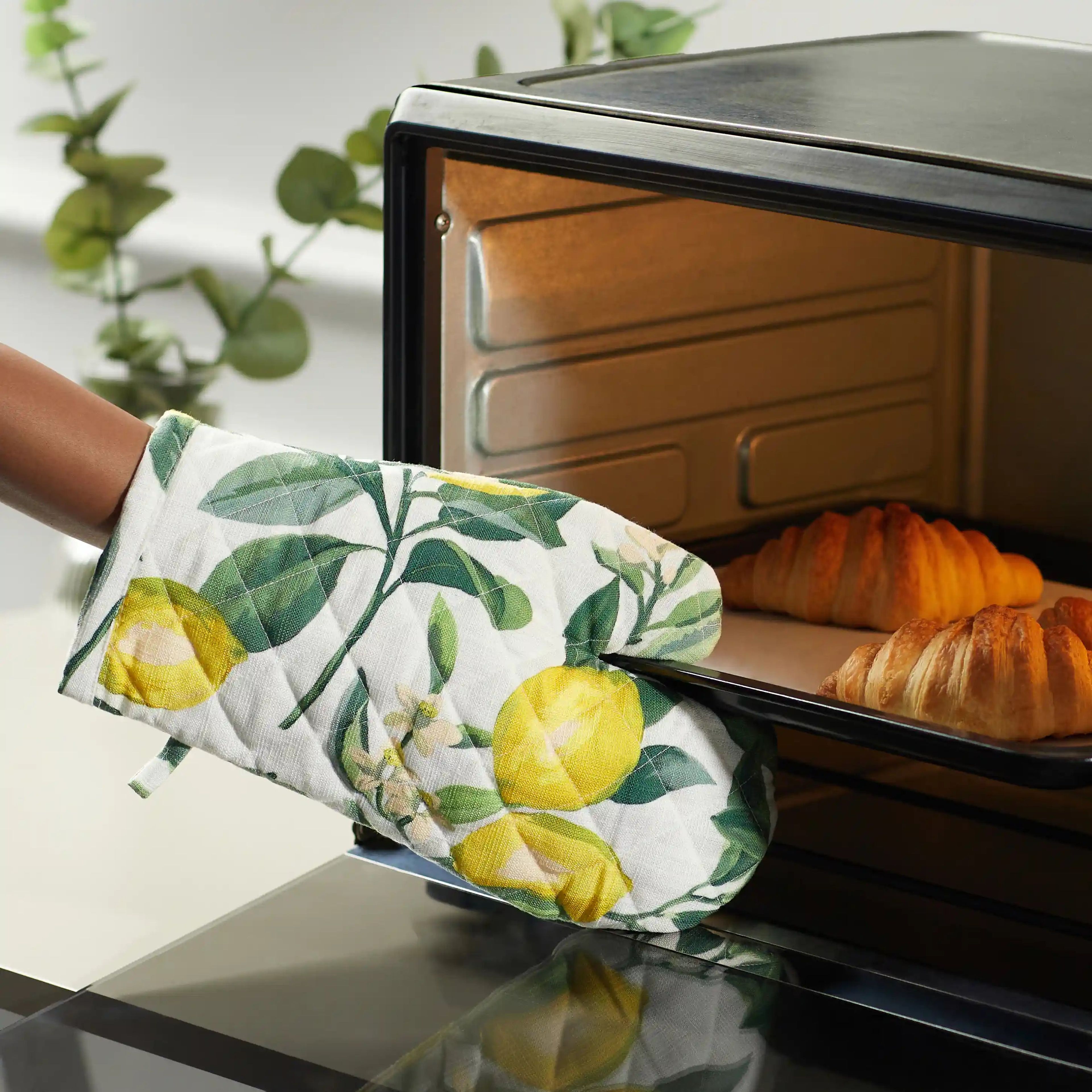 Nonna's Home | Tuscan Inspired Easy to Maintain Quilted Oven Mitts | Designed for Protection | Set of 2