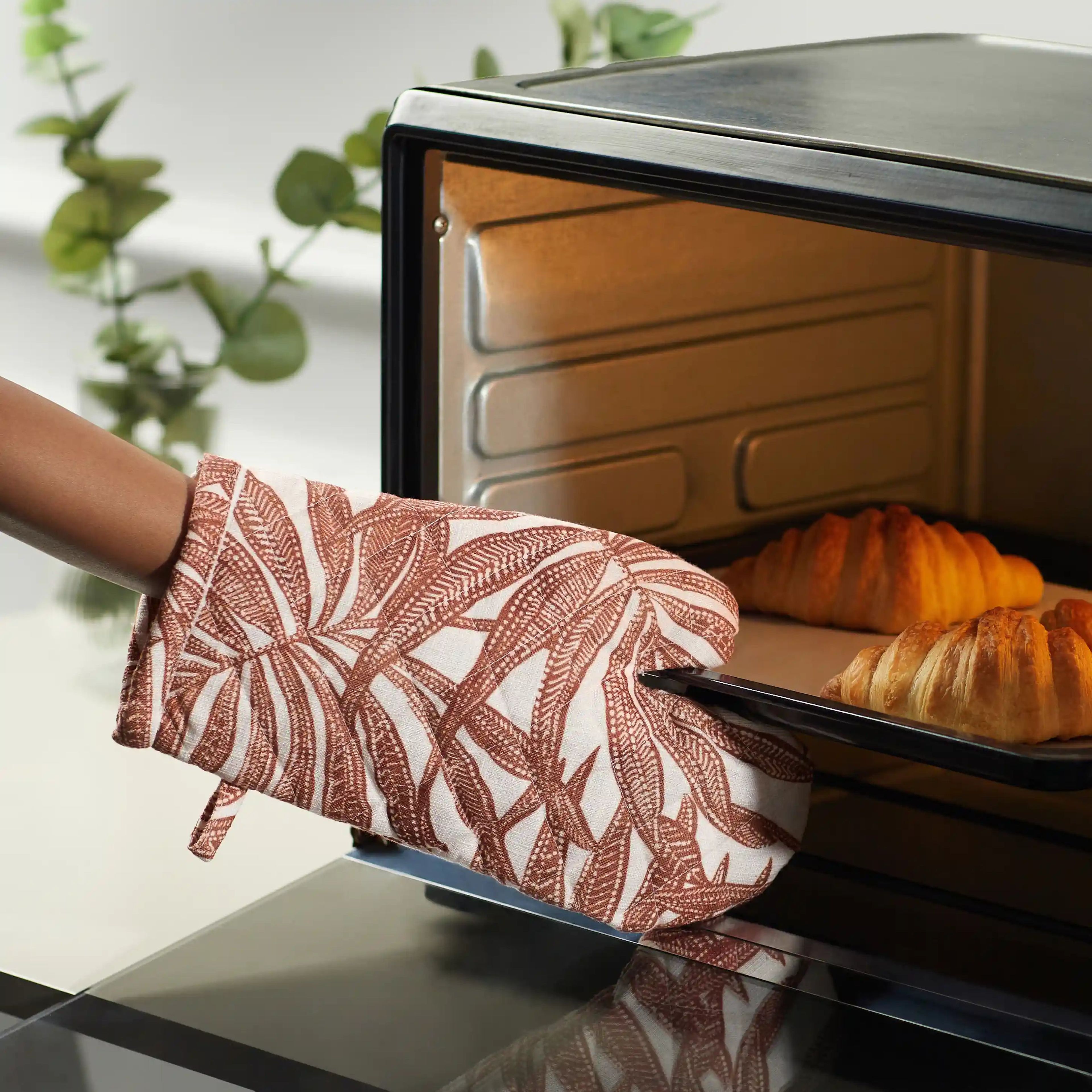 Nonna's Home | Tuscan Inspired Easy to Maintain Quilted Oven Mitts | Designed for Protection | Set of 2