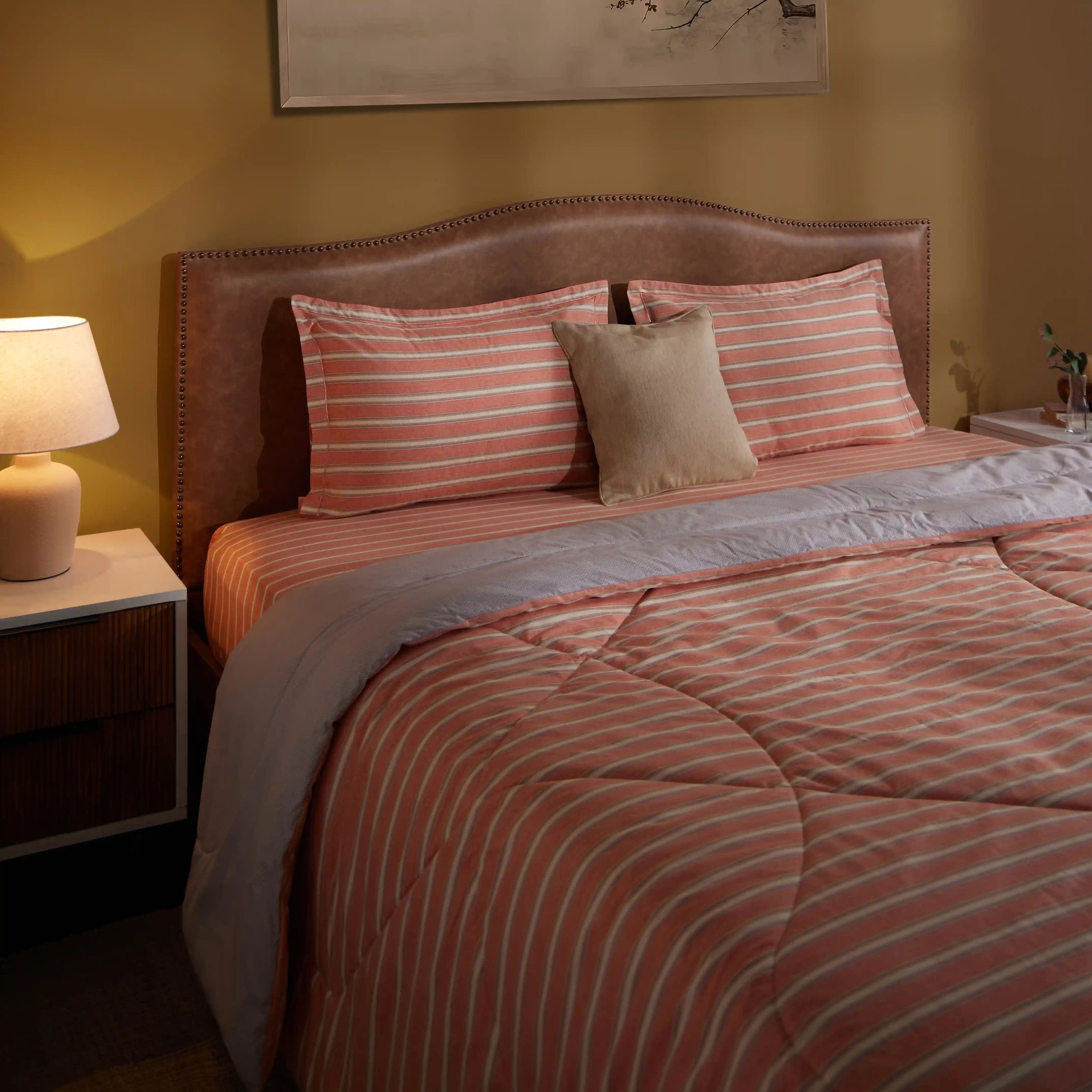 Threadscapes | Woven Textured Printed 120GSM Reversible Comforter-Peach