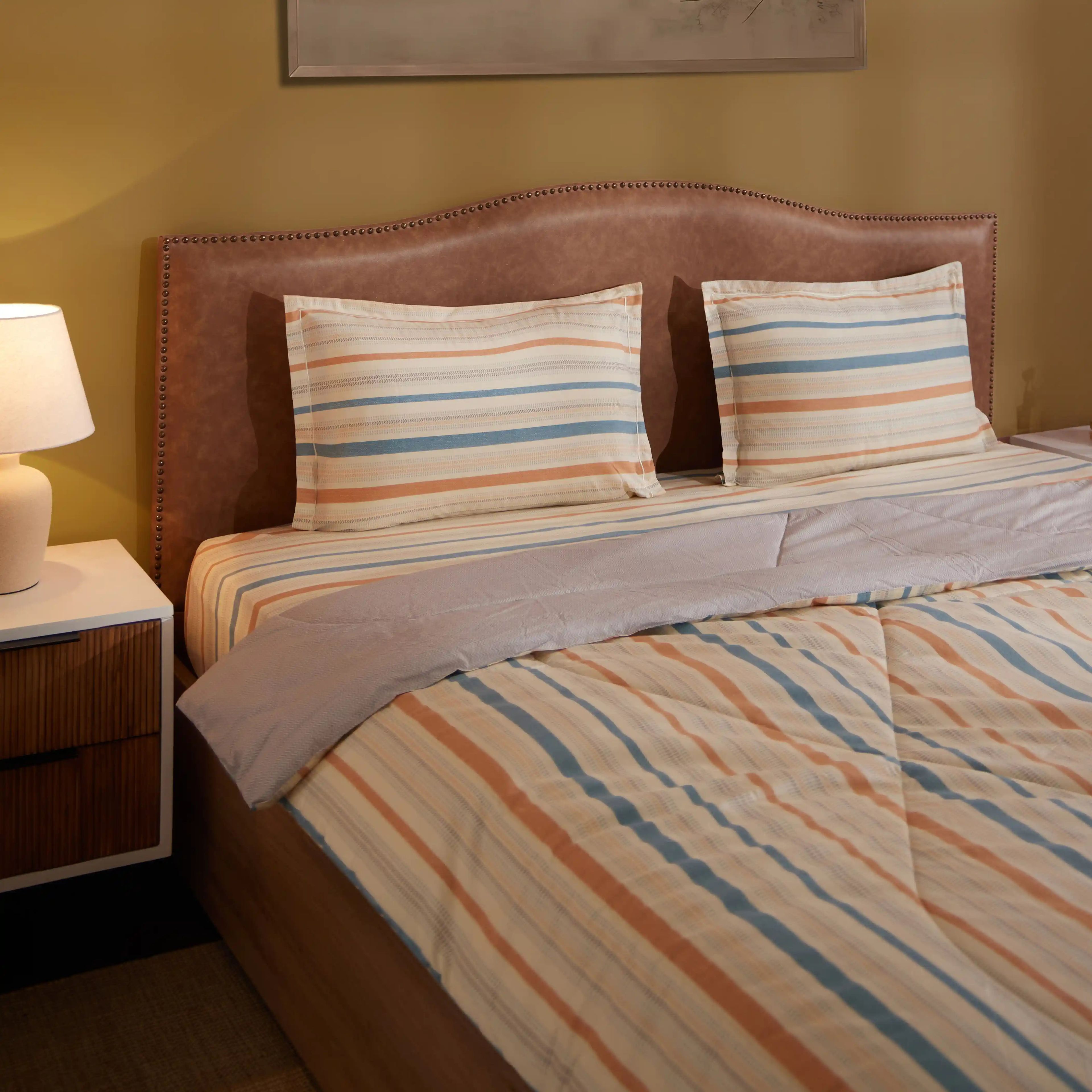 Threadscapes | Woven Textured Printed 120GSM Reversible Comforter-Multicolour