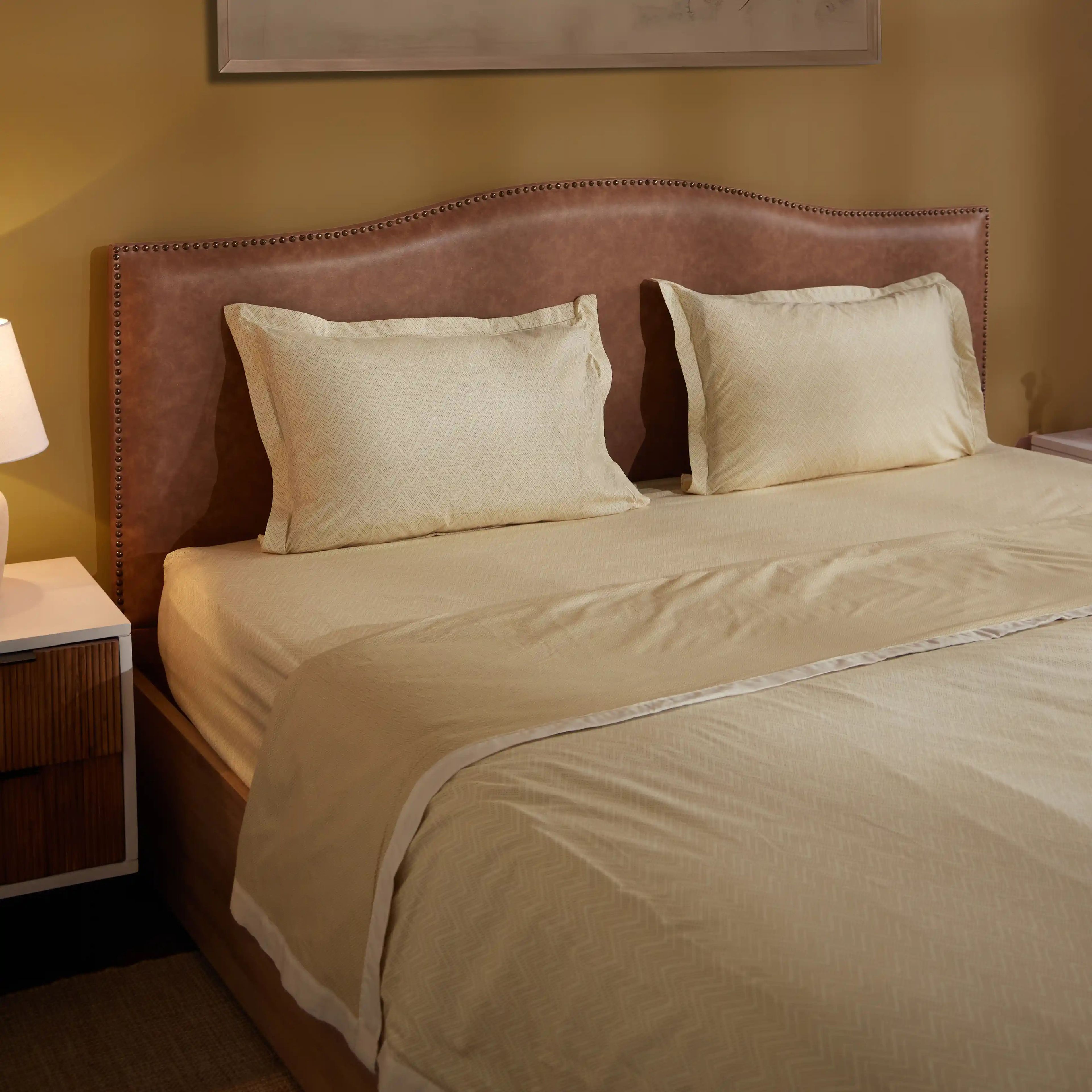 Threadscapes | Woven Textured Printed Reversible Dohar with Super Soft Flannel Layering-Beige