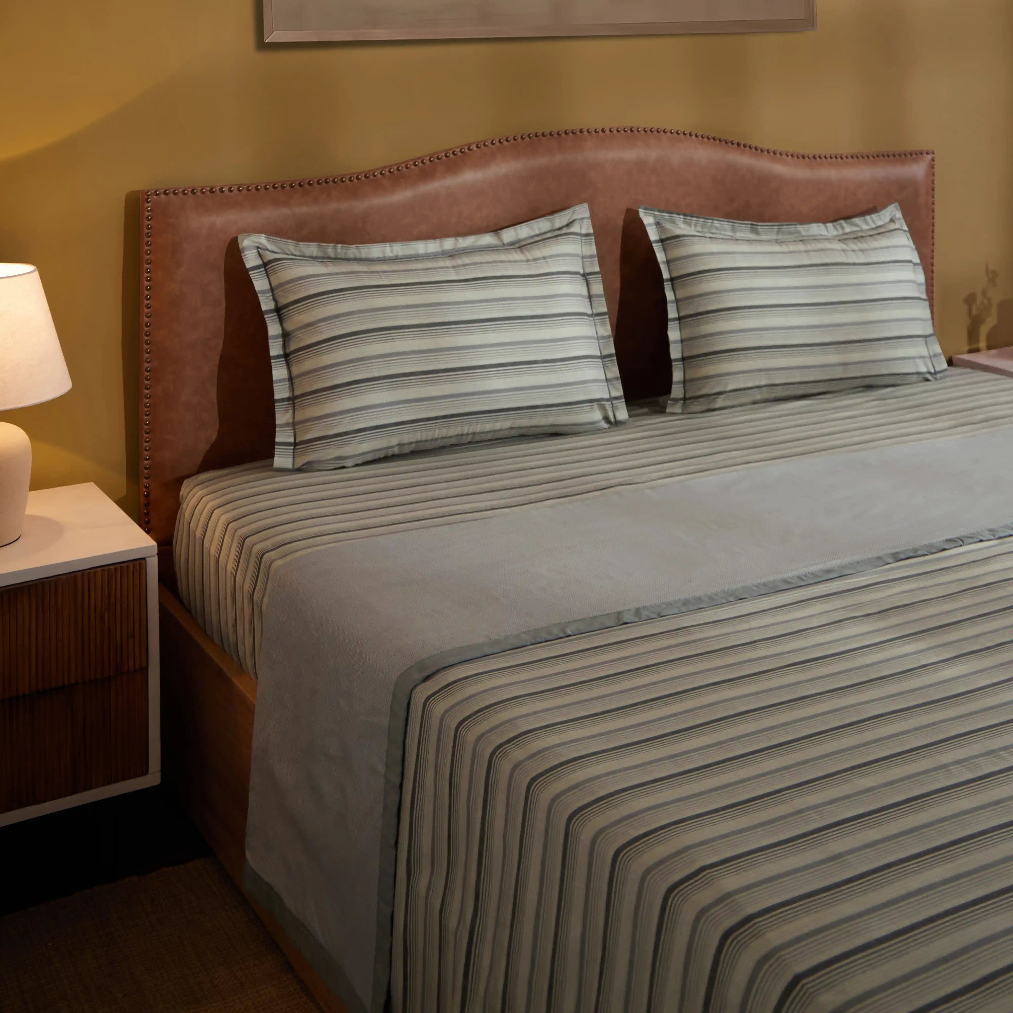 Threadscapes | Woven Textured Printed Reversible Dohar with Super Soft Flannel Layering-Black & White