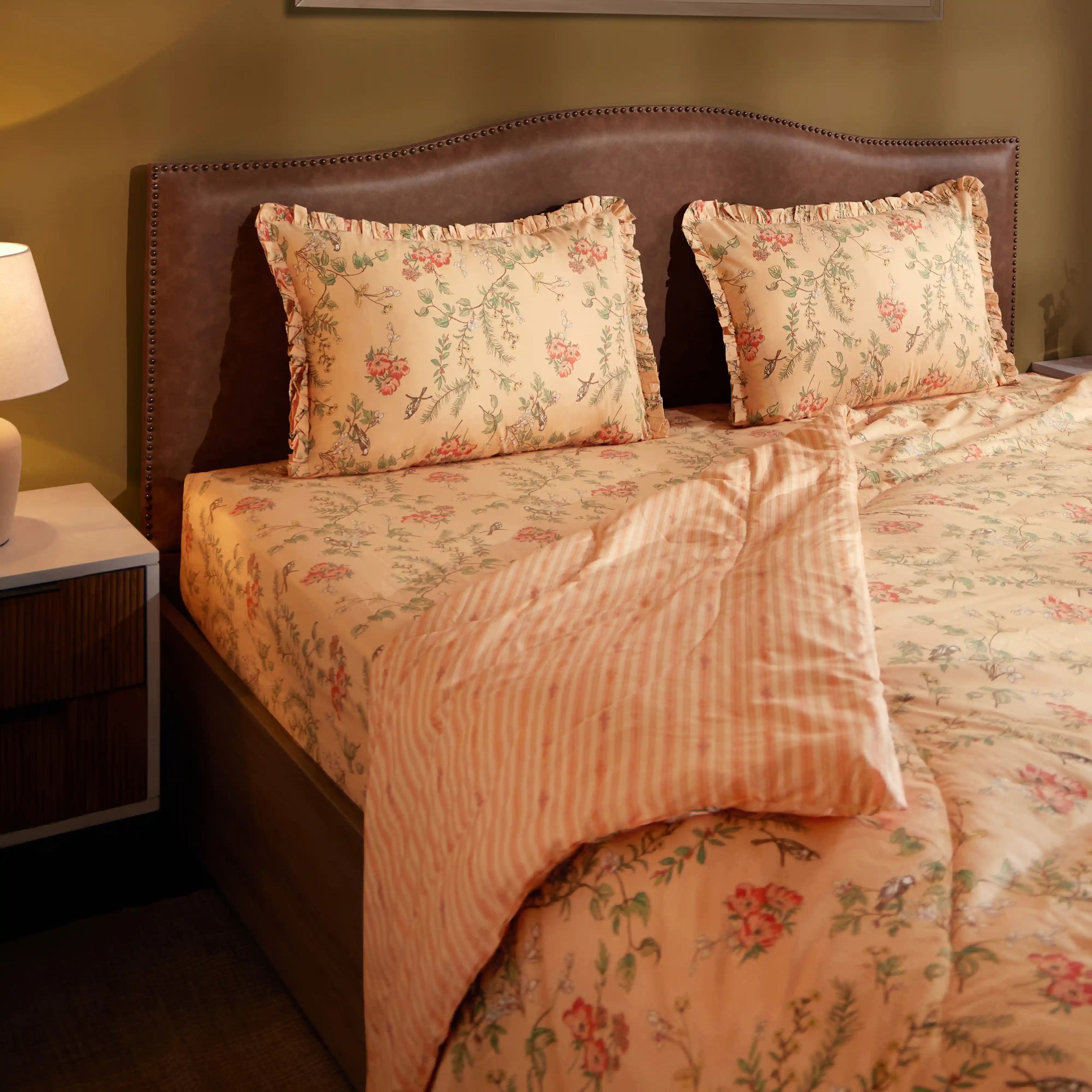 Bloomshire Luxe | Romantic Flora Printed 120GSM Reversible Comforter-Peach