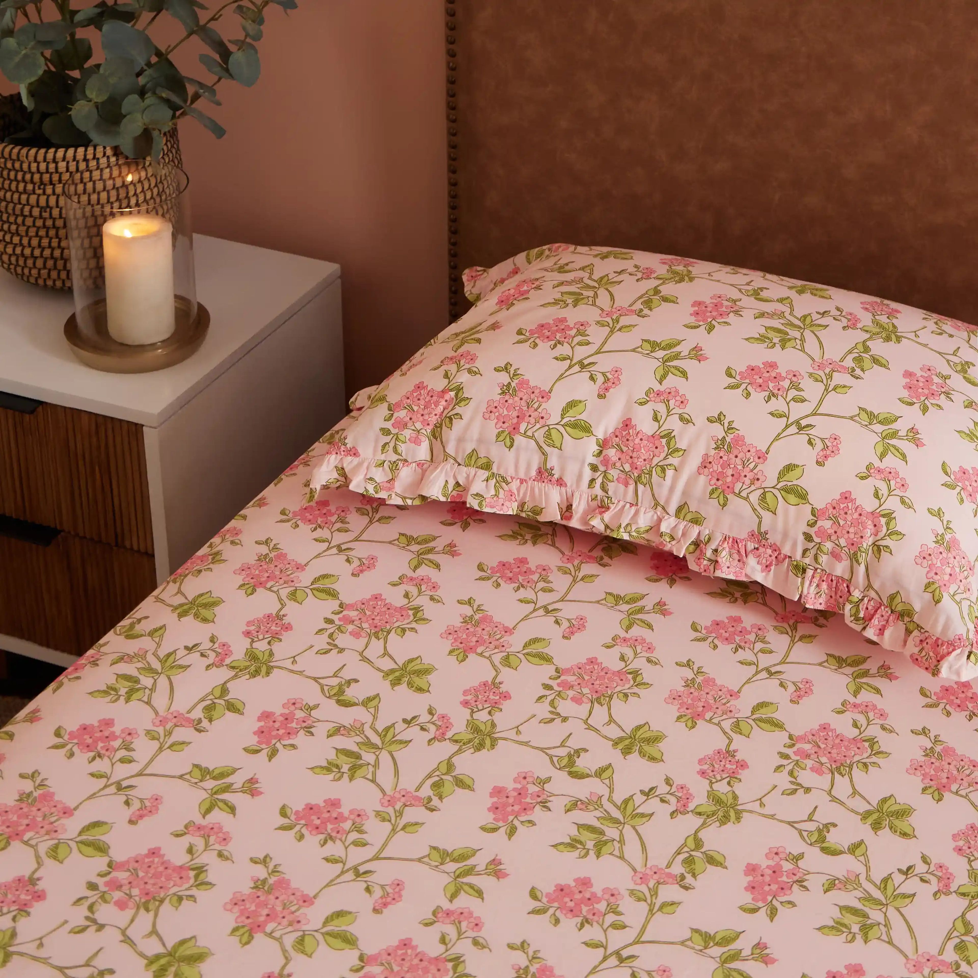 Bloomshire Luxe | Romantic Flora Printed Cotton Bedsheet Set | Pillow Cover with Frills-Pink