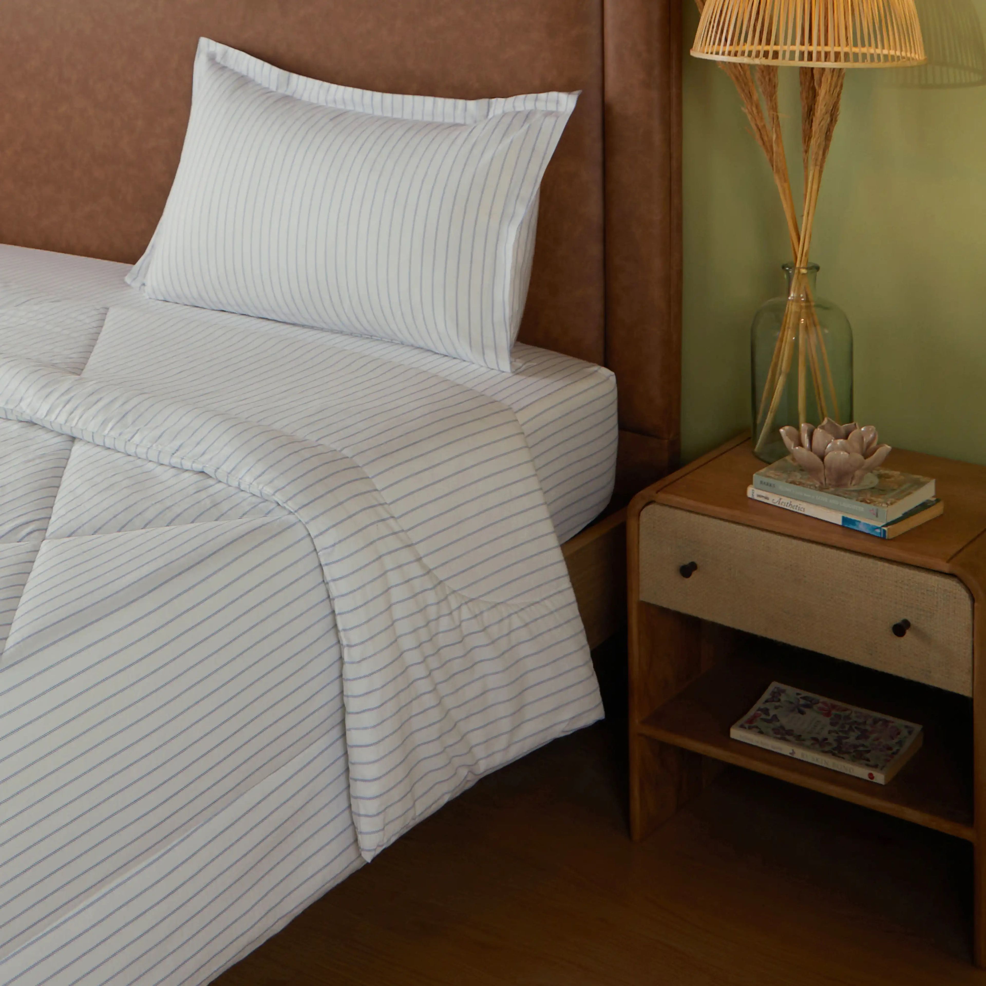 Bloomshire Classic | Everyday Charm Printed 120GSM Reversible Comforter-Blue