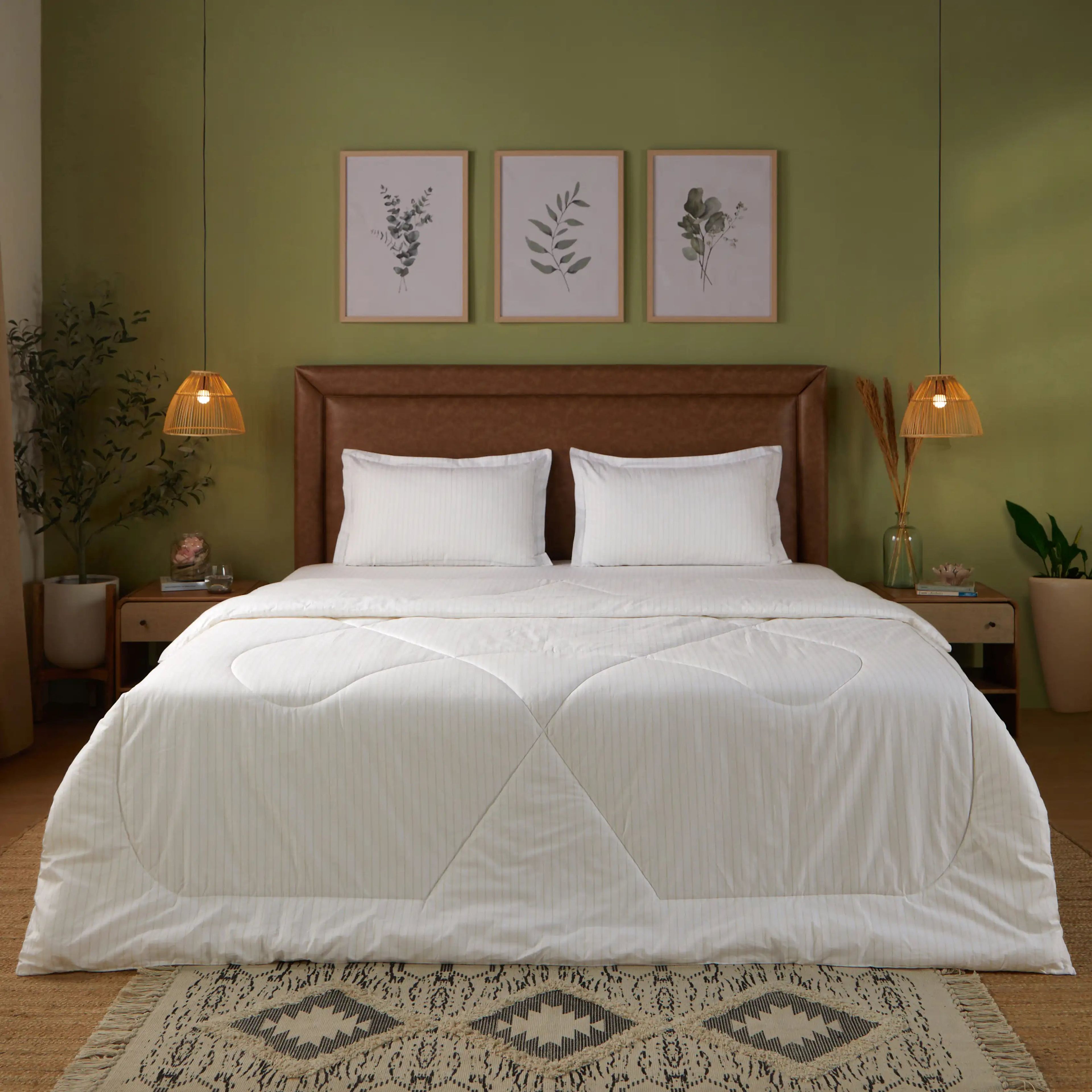 Bloomshire Classic | Everyday Charm Printed 120GSM Reversible Comforter-Beige