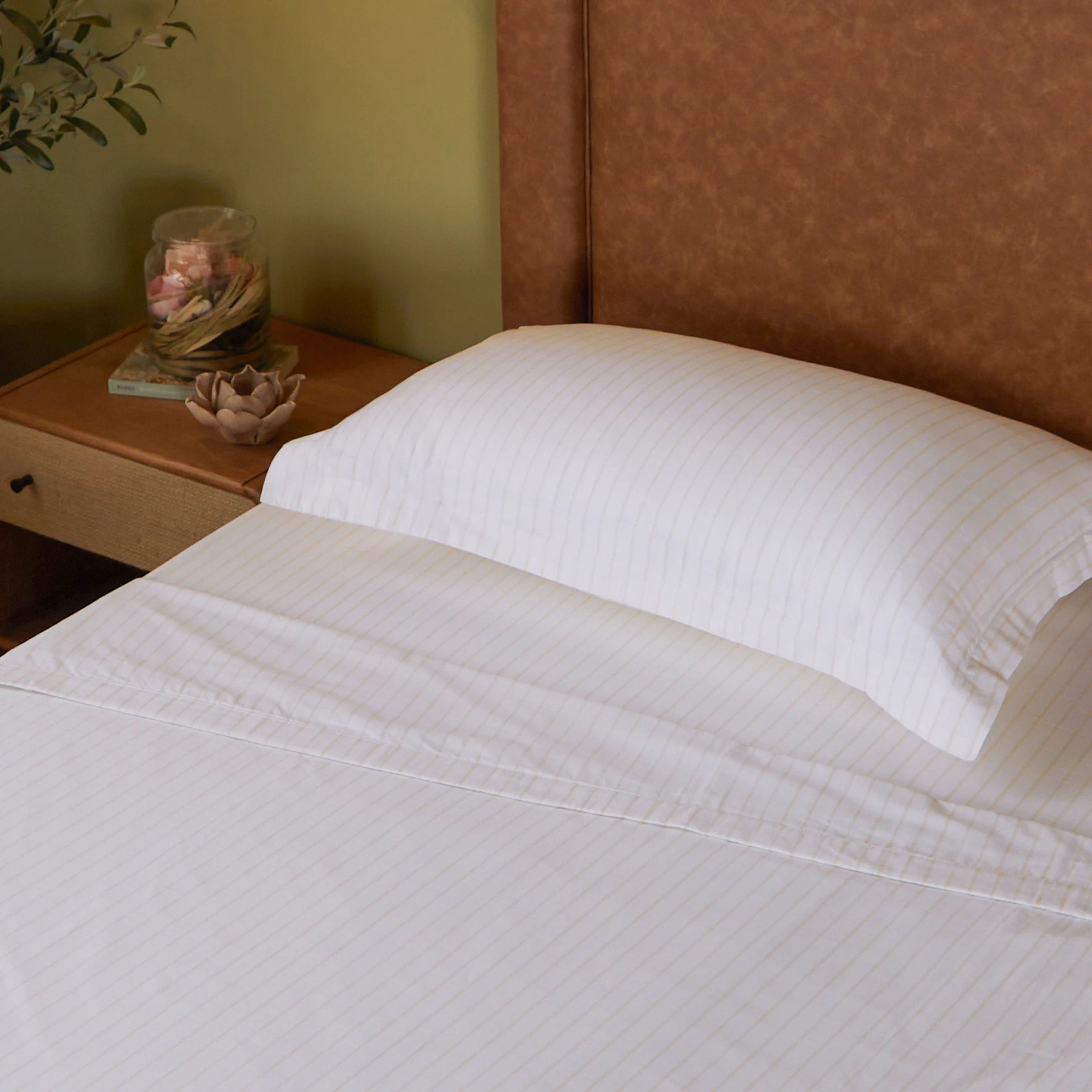 Bloomshire Classic | Everyday Charm Printed Reversible Dohar with Super Soft Flannel Layering-Beige