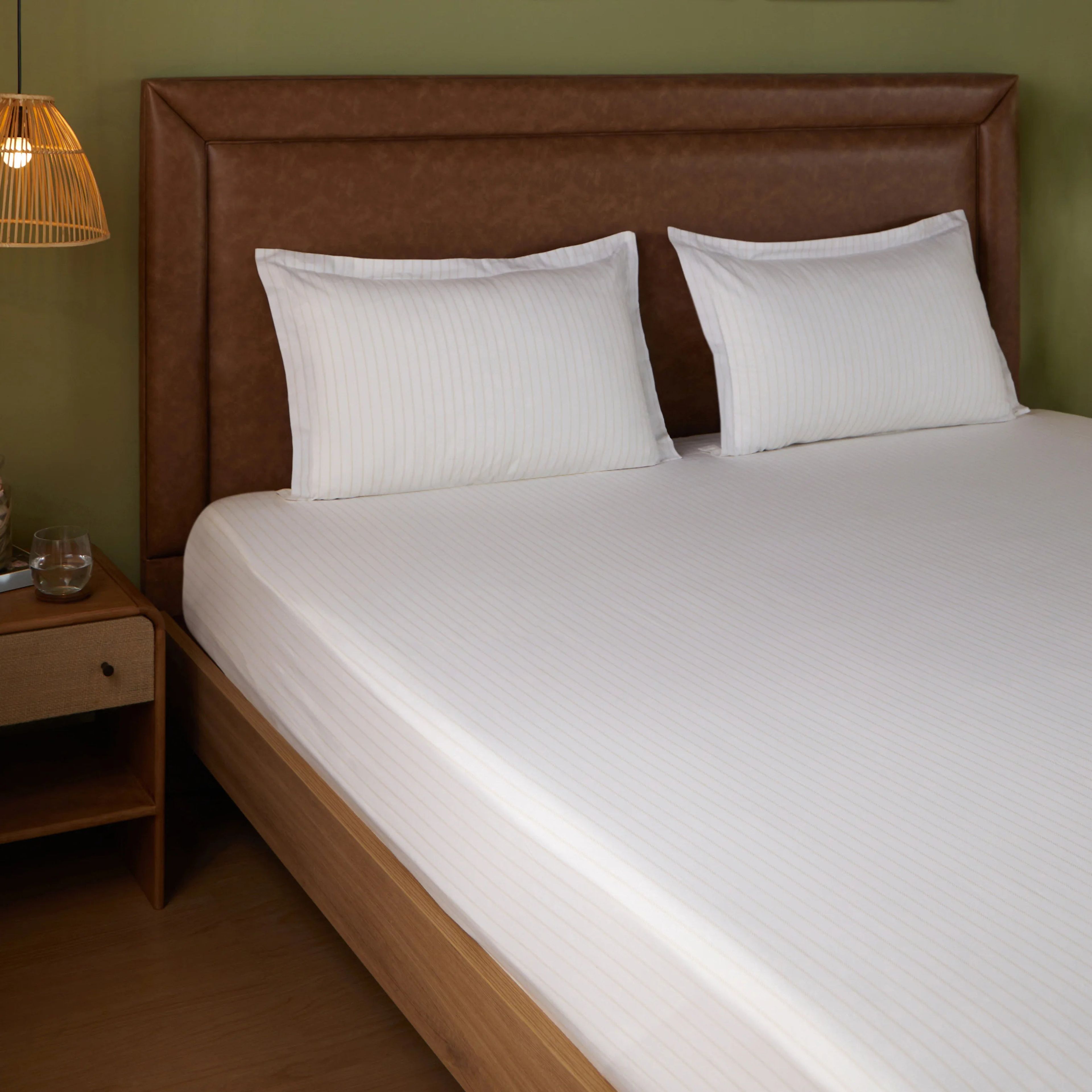 Bloomshire Classic | Everyday Charm Printed Cotton Fitted Sheet Set-Beige