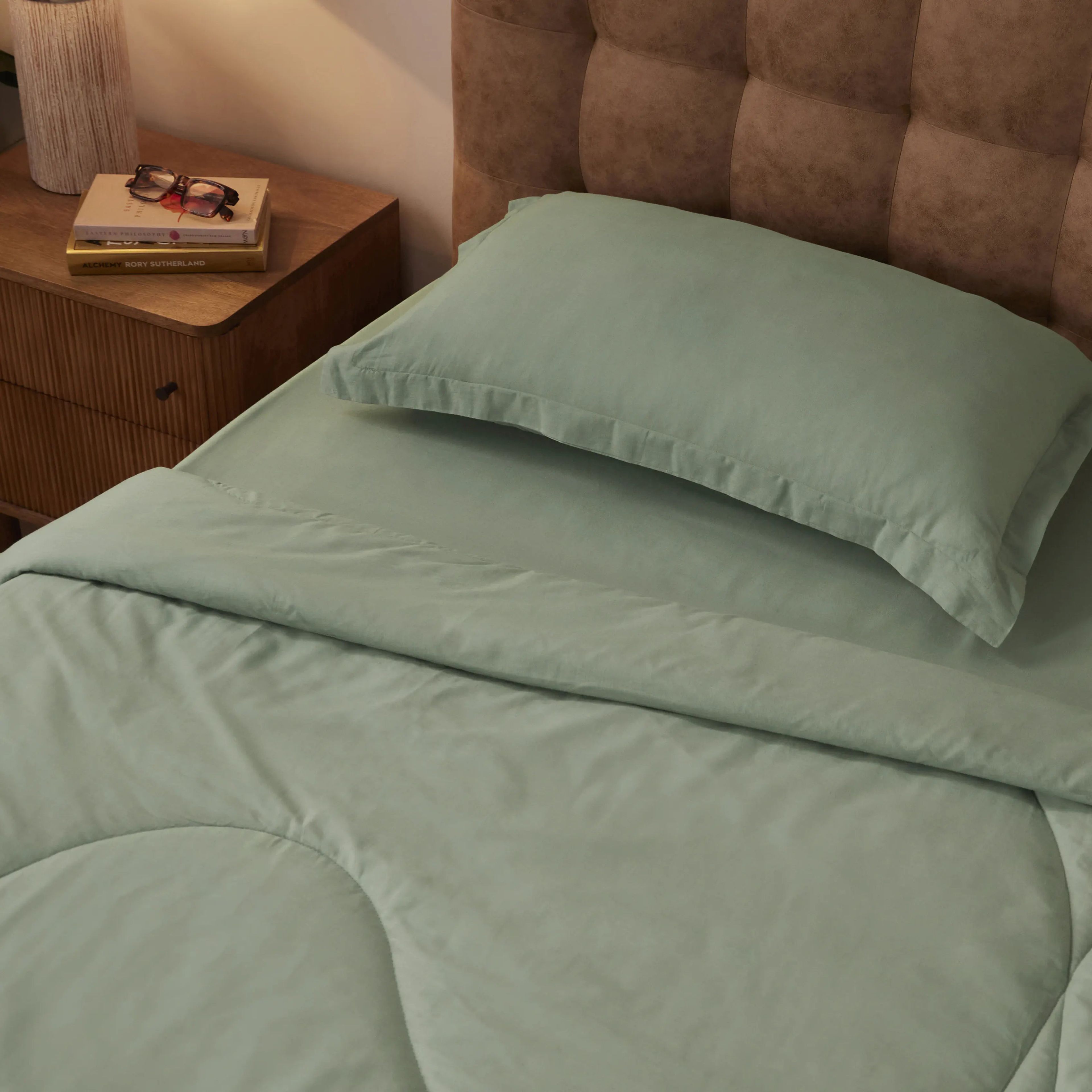 Paleto | Everyday Hues Cotton Solid Dyed 120GSM Comforter-Green Sage