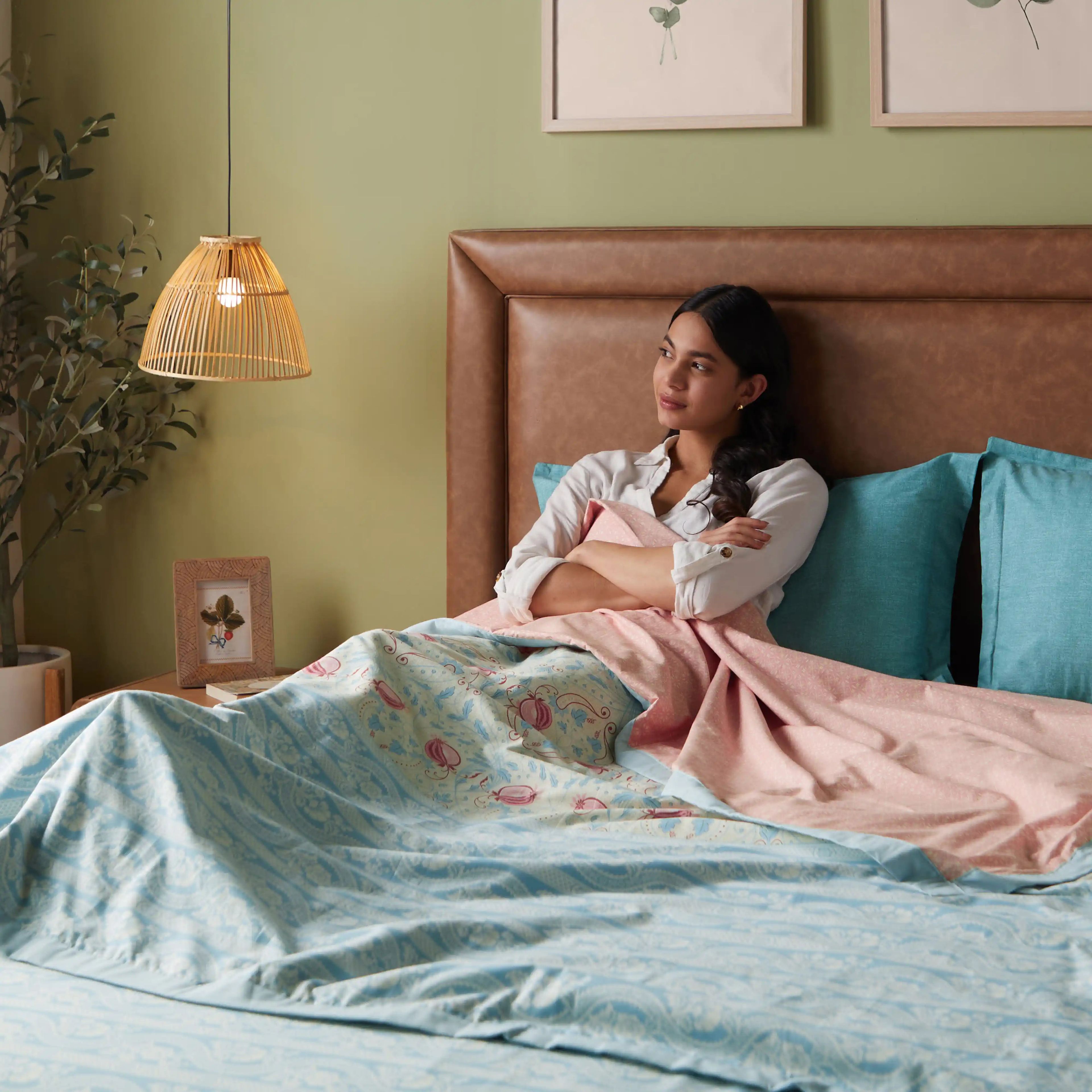 Chippa Lane | Contemporary Indian Print Design Coordinated Bedding Set | Set of Bedsheet & Dohar-Light Blue