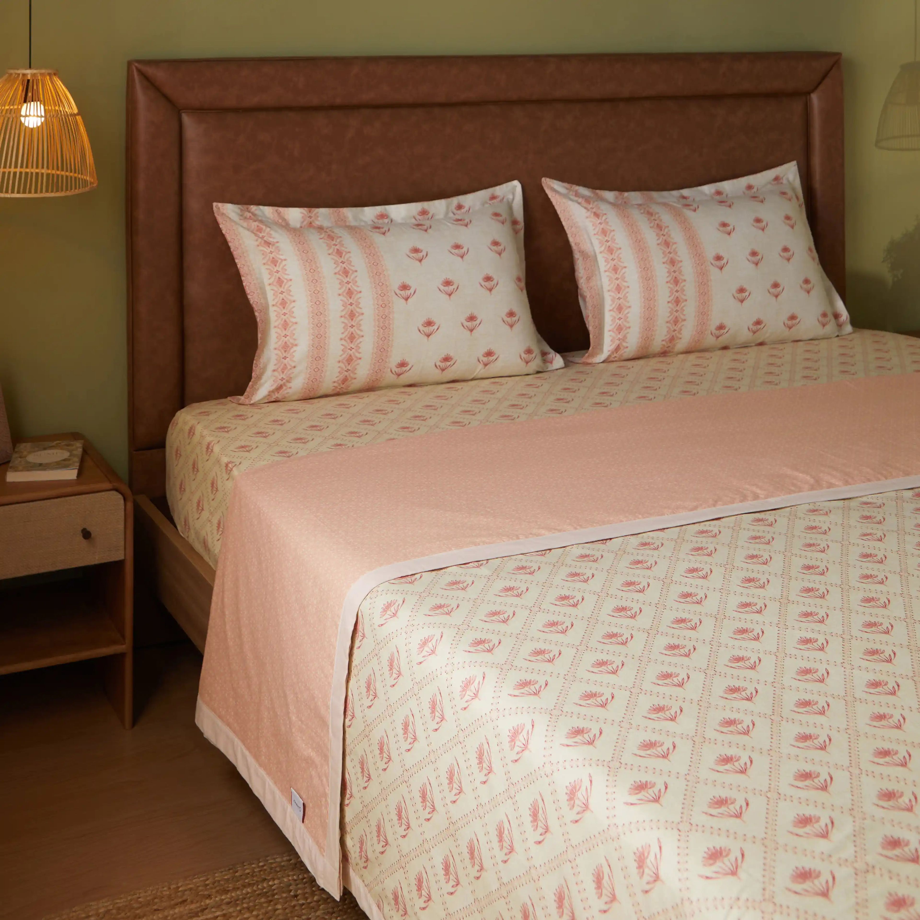 Chippa Lane | Contemporary Indian Print Design Coordinated Bedding Set | Set of Bedsheet & Dohar-Red