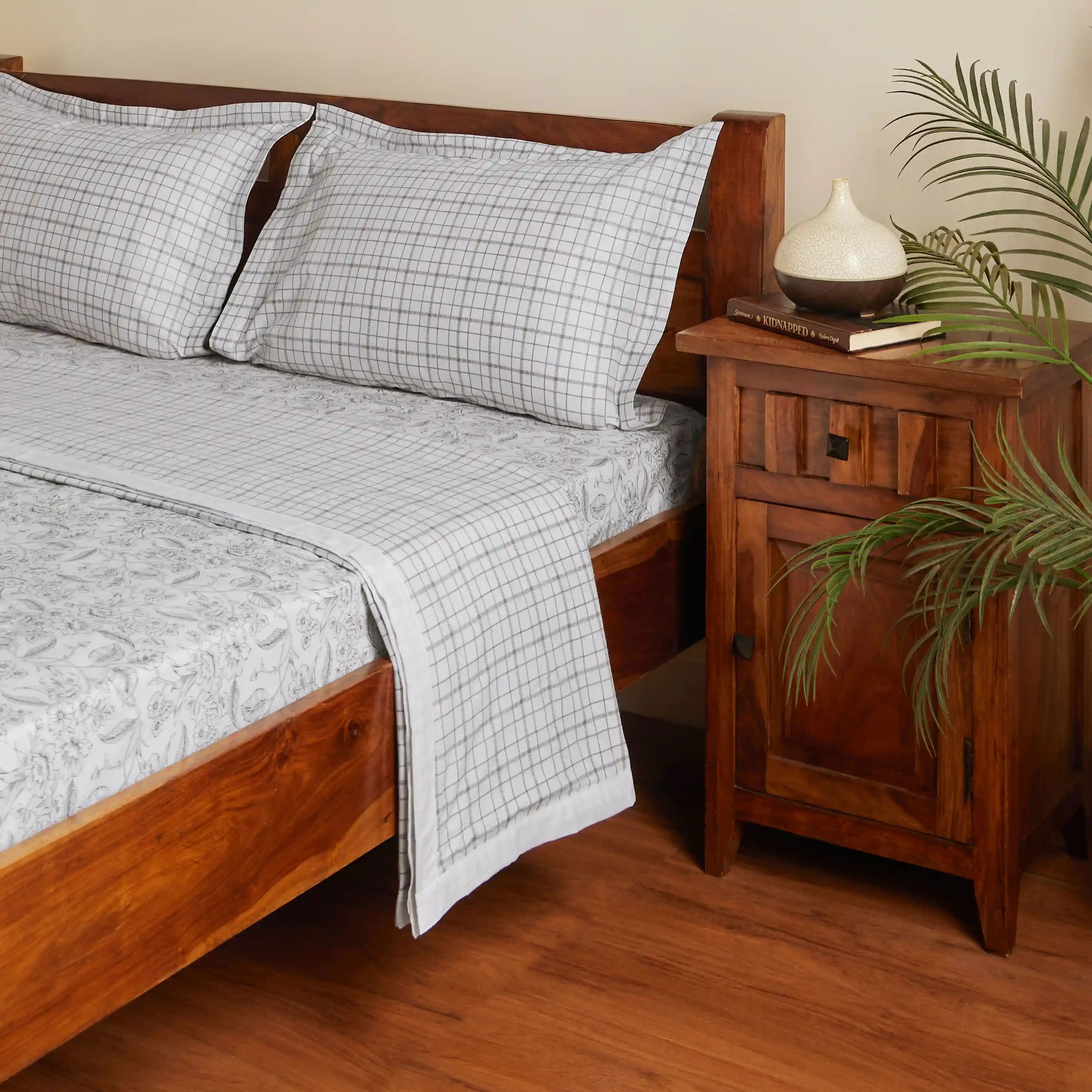 Mishella | Mix & Match Printed Coordinated Bedding Set | Set of Bedsheet & Dohars - Charcoal Bloom