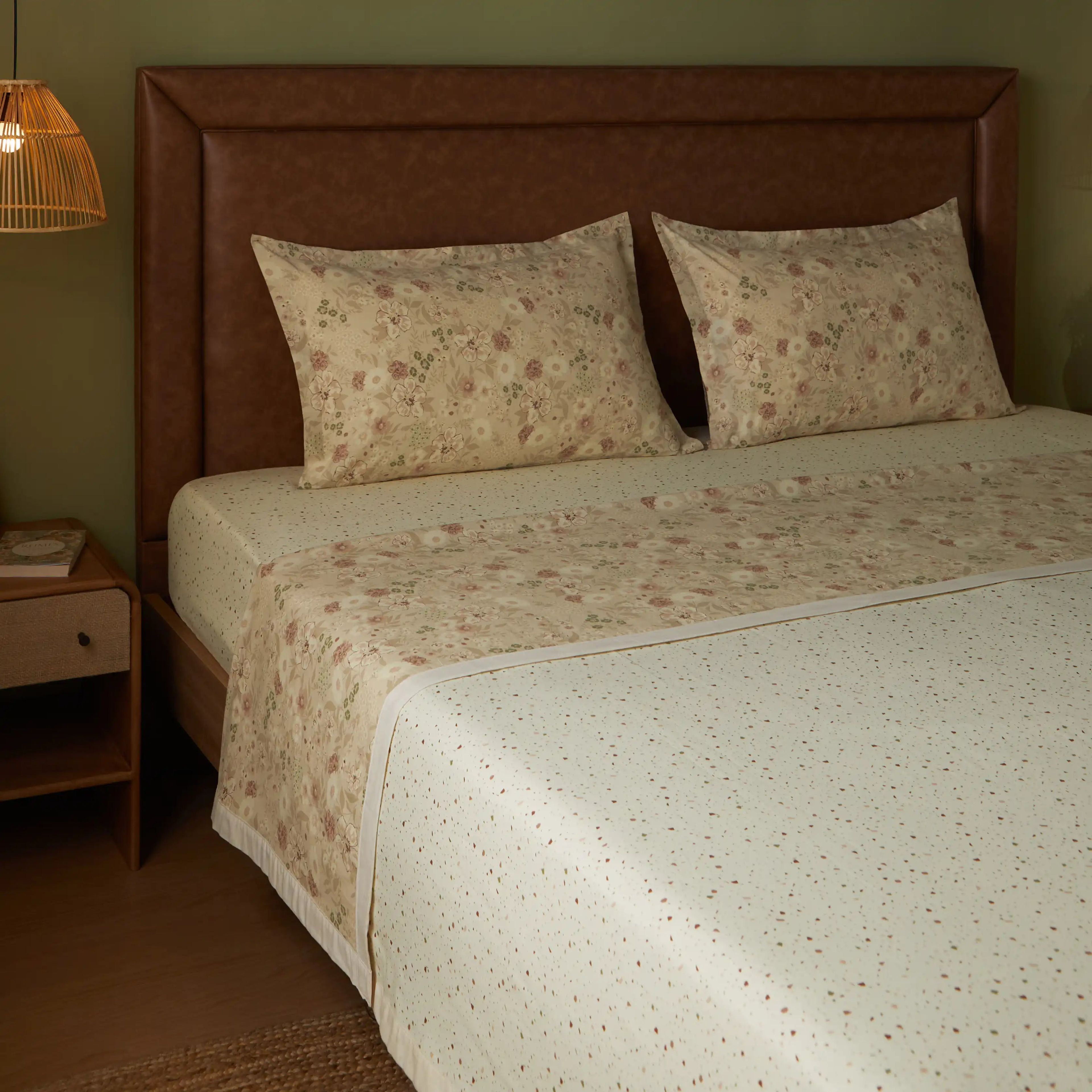 Mishella | Mix & Match Printed Coordinated Bedding Set | Set of Bedsheet & Dohar - Cream