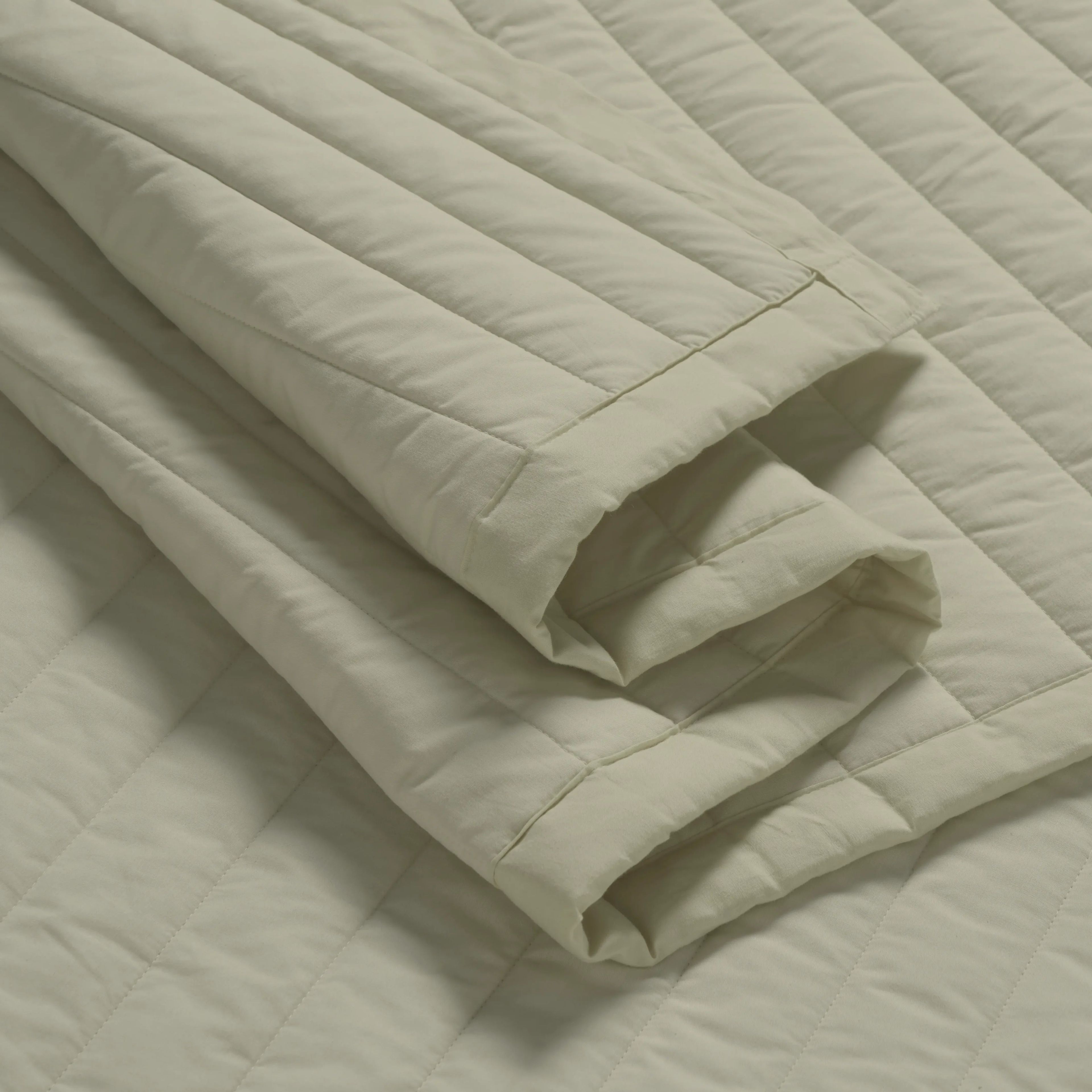 Nuvola | Luxurious Solid Dyed Straight Quilted Cotton Bedcover Set