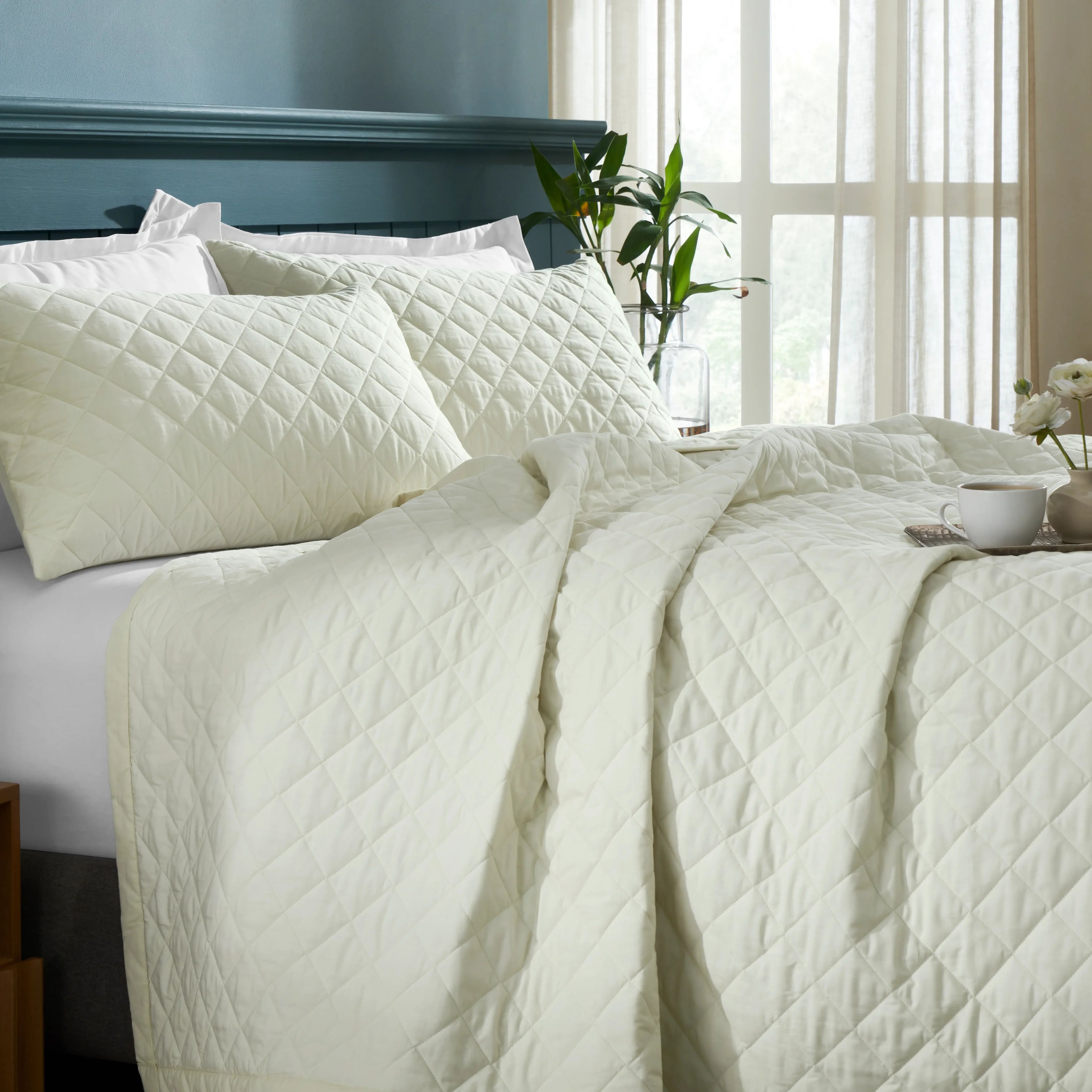 Nuvola | Luxurious Solid Dyed Diamond Quilted Cotton Bedcover Set