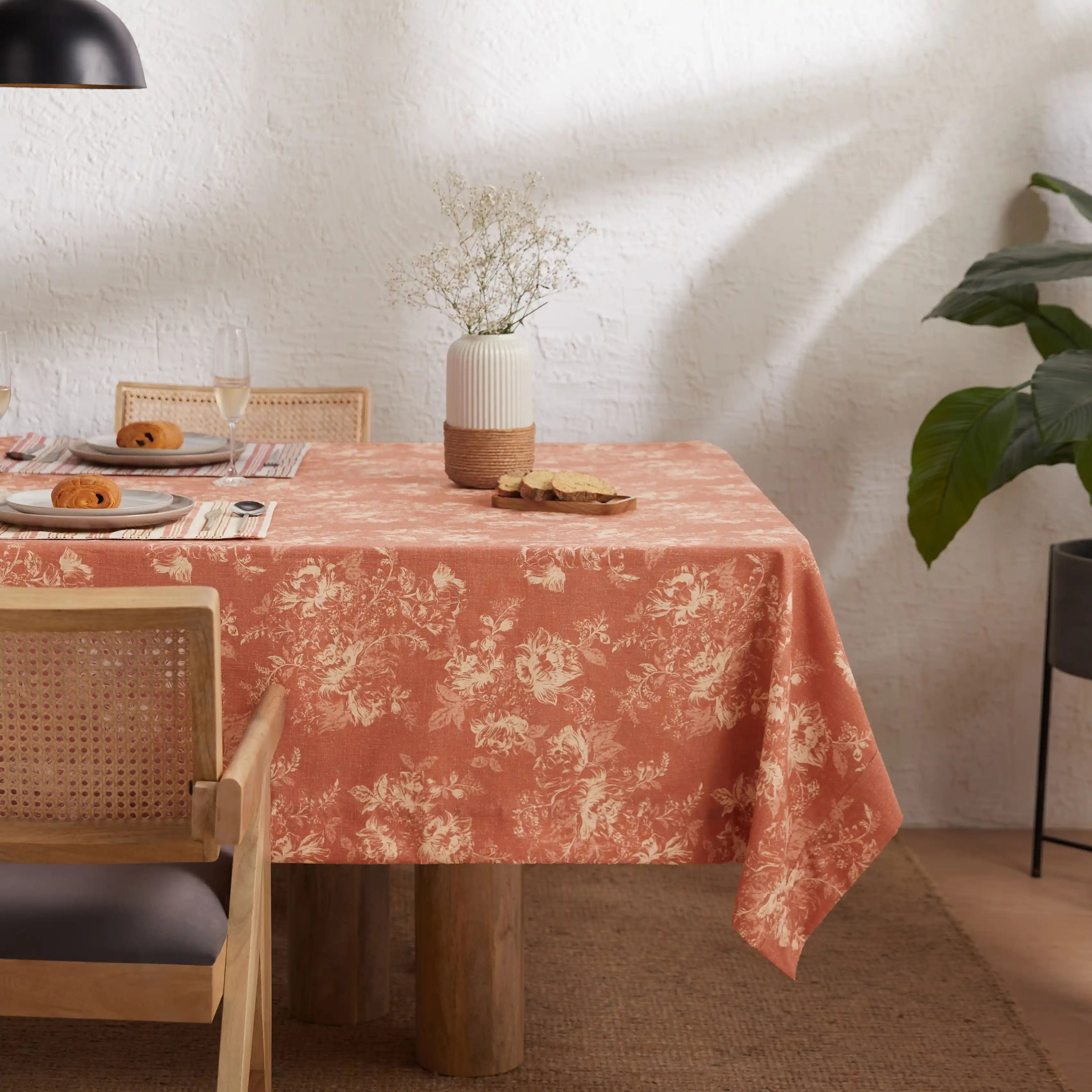 Kaleida | Countryside Charm Table Cloth