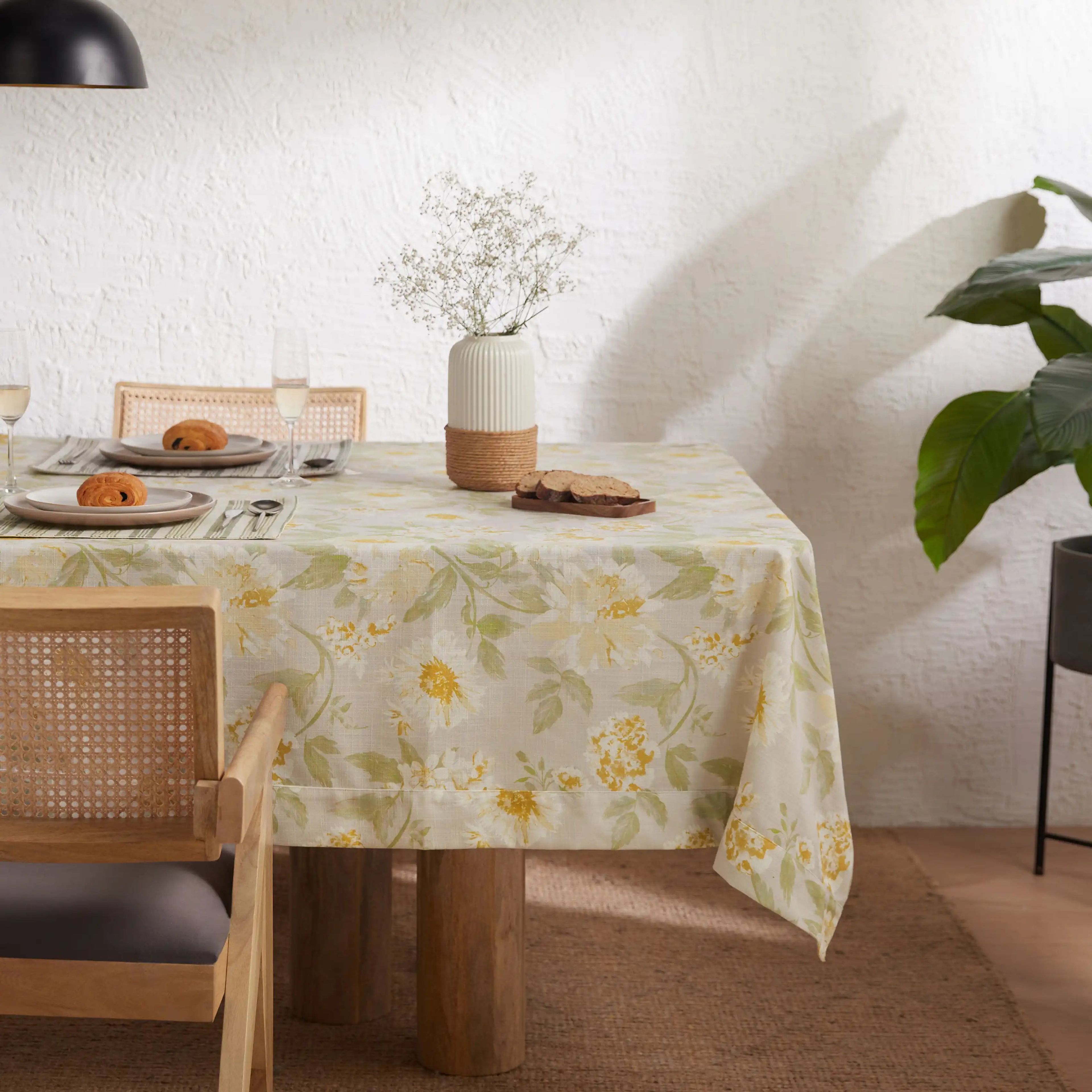 Kaleida | Countryside Charm Table Cloth