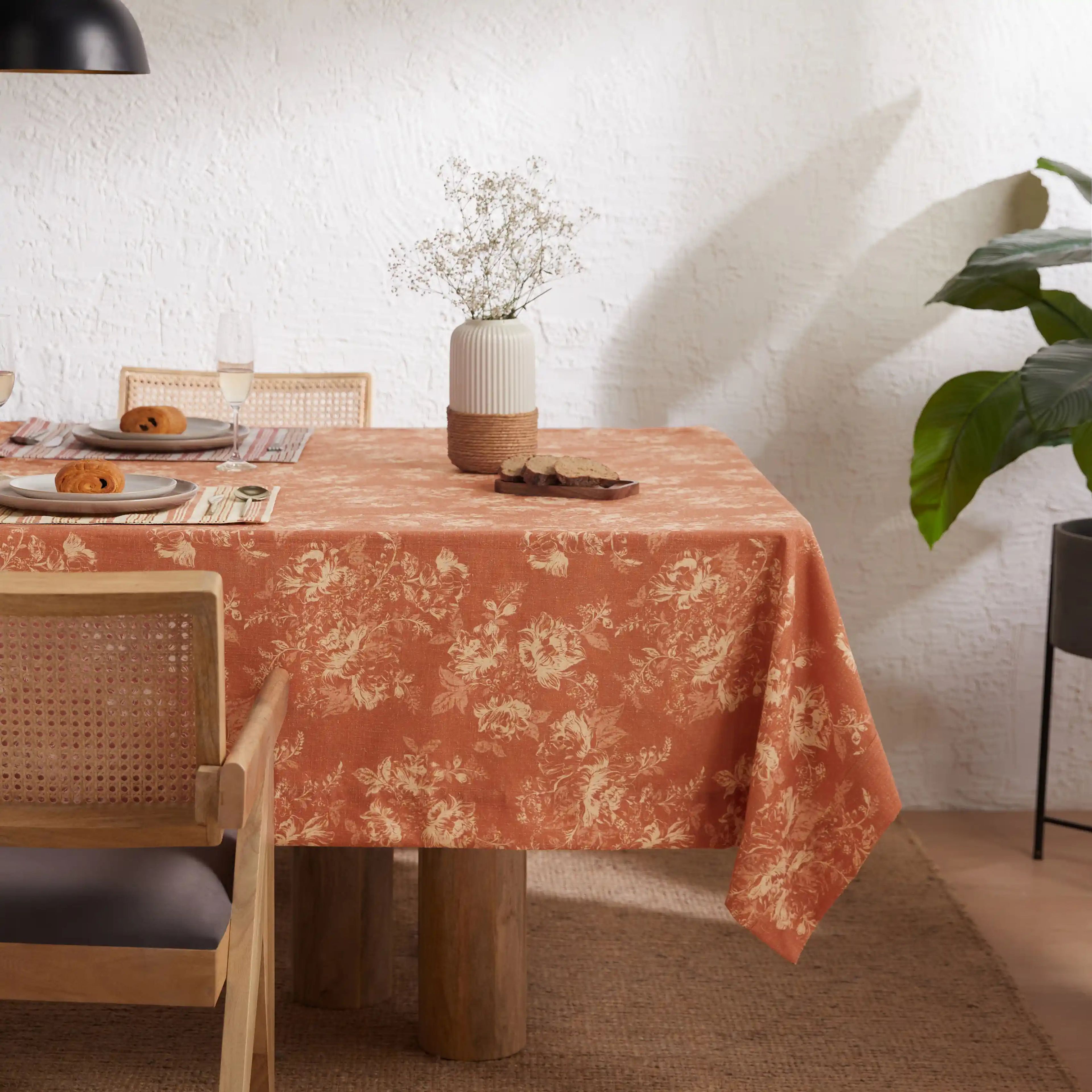 Kaleida | Countryside Charm Table Cloth